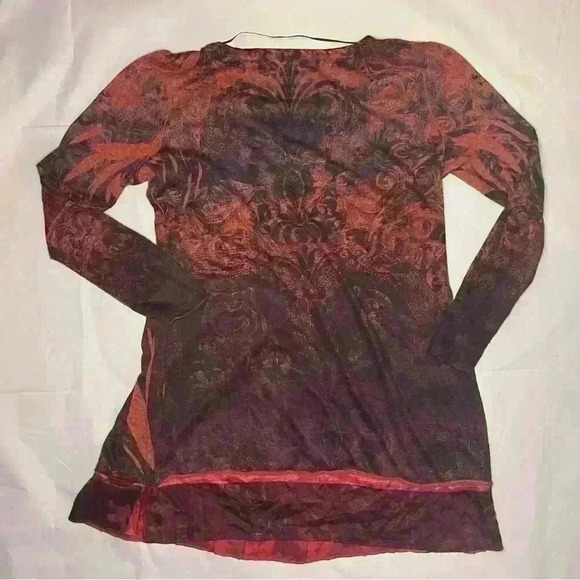 Red Graphic Blouse - Picture 2 of 4